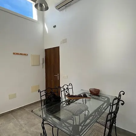 Atic Apartment *